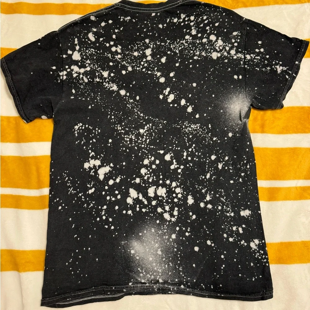 Stranger Things upside down shirt Size Medium unisex - Picture 2 of 3